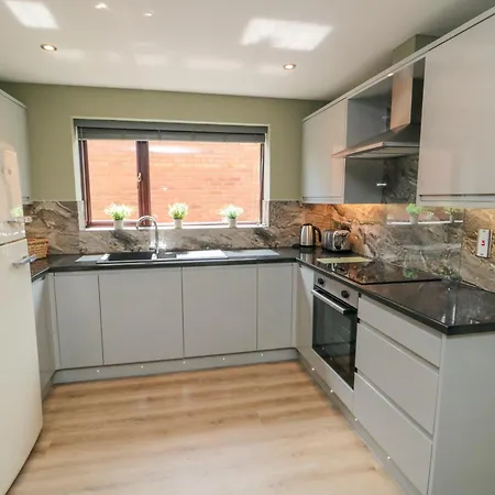 6 Fairfax Close York