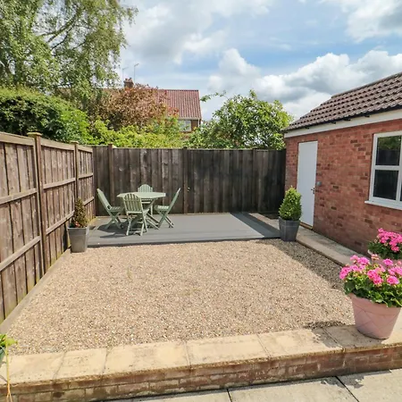 6 Fairfax Close * York