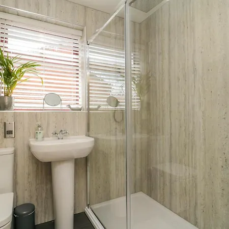 6 Fairfax Close Holiday home York